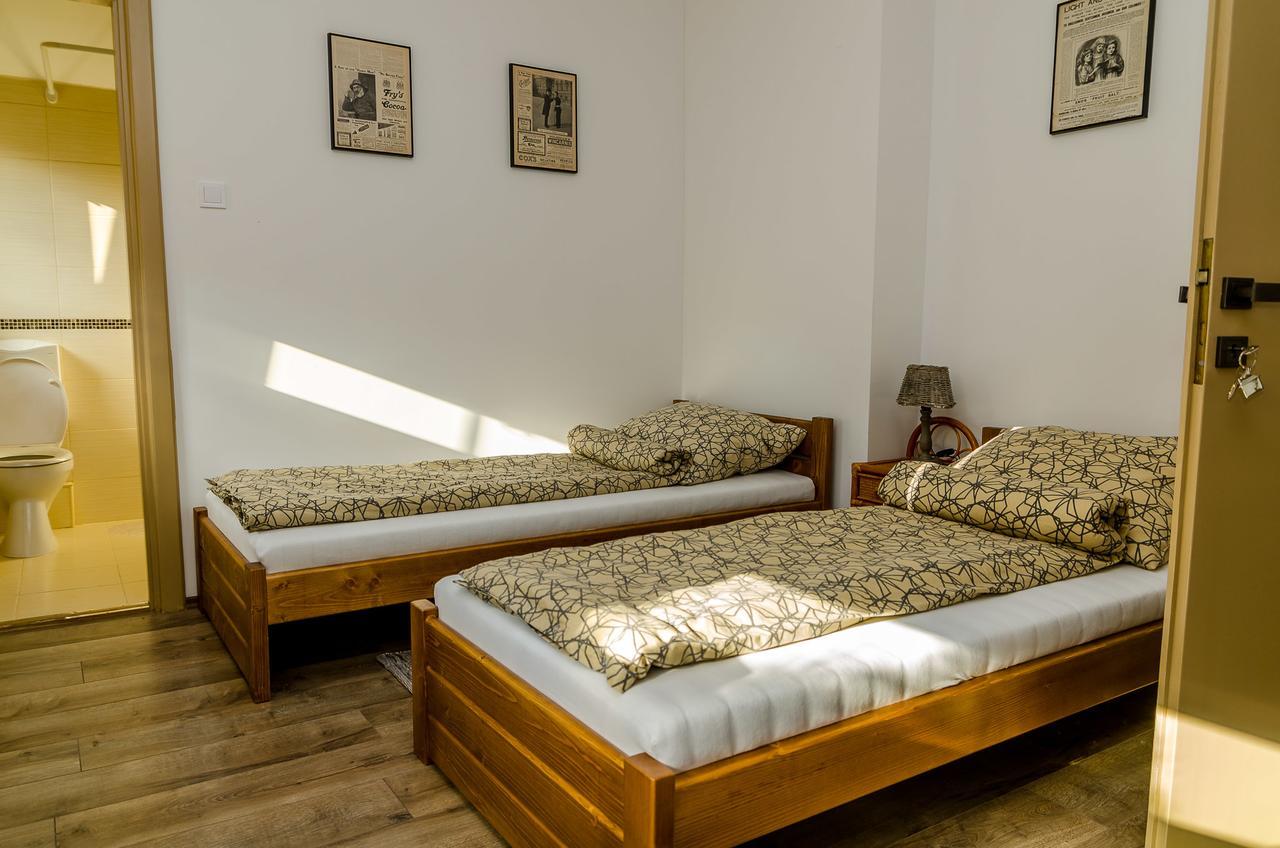 Parkland Inn Erd Bagian luar foto