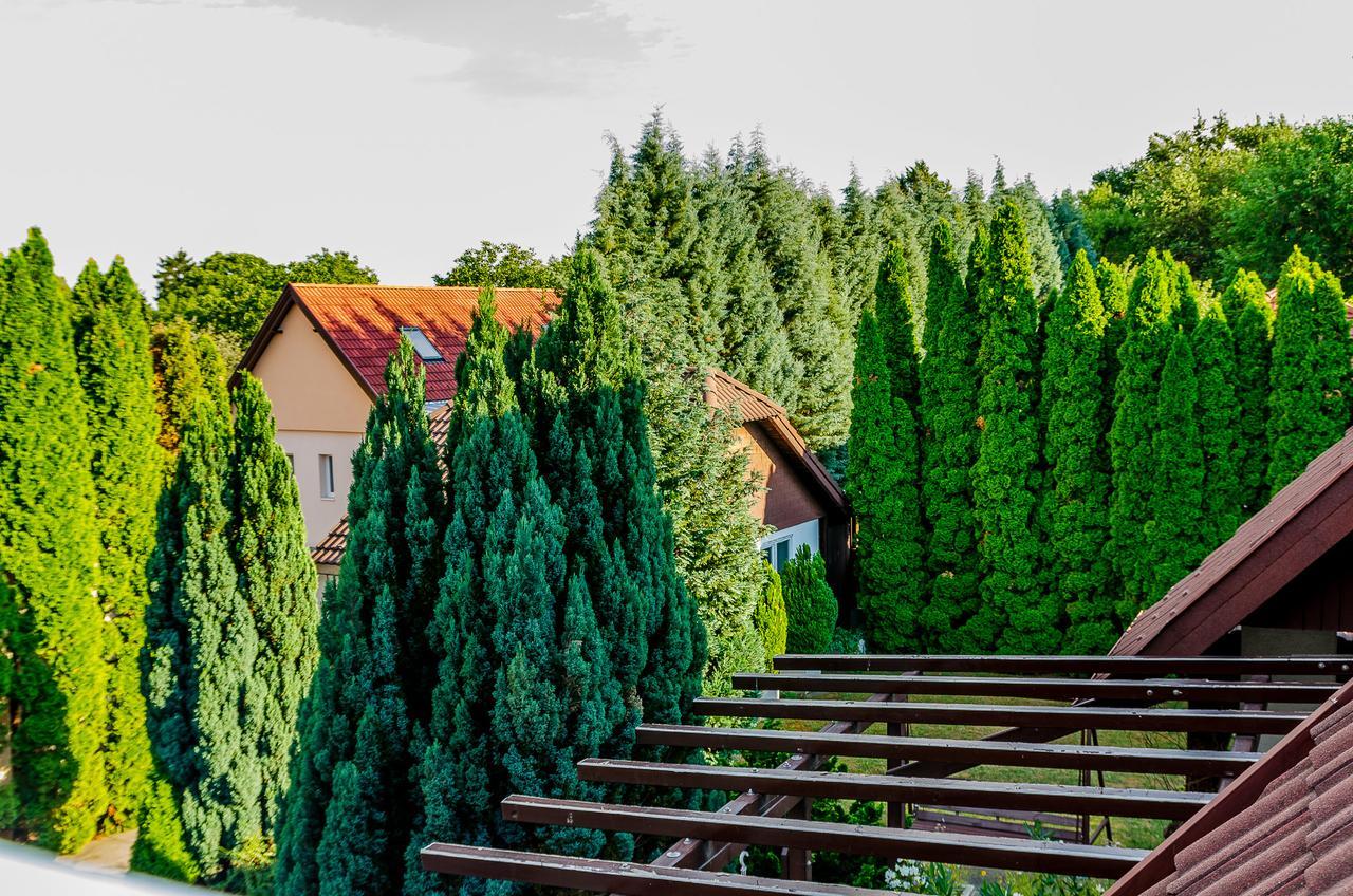 Parkland Inn Erd Bagian luar foto